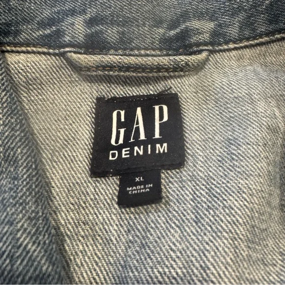 GAP Denim Trucker Jacket XL Classic Blue Jean 100% Cotton Vintage Wash - Picture 2 of 9